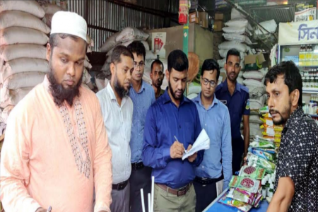 সারের মূল্য নিয়ন্ত্রণে ভ্রাম্যমান আদালত পরিচালনা 
